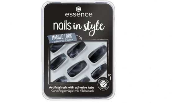 Nails in Style Essence