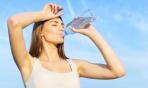 Bere acqua per mantenere lubrificate le articolazioni